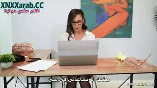 حركة بعد الدوام: الموظف وسيدة الأعمال ينيكان مثل الحيوانات في المكتب الفارغ