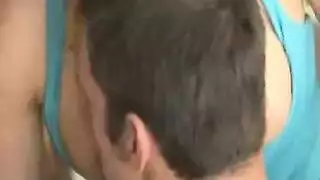 شقراء تكافح لابتلاع قضيب أسود سميك إباحي