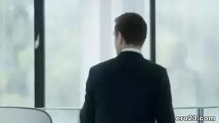 جنس مكتبي: أنجيلا وايت تأخذ قضيب مديرها في مشهد إباحي