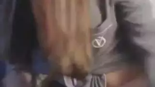 فاتنة مفلس مص اثنين من كبار السن من الرجال