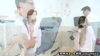 يلعبان ويدخل زبه كسها بلغلط