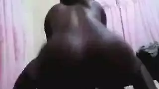 زبونة مثيرة تنكح بشراهة من قبل مدلكها