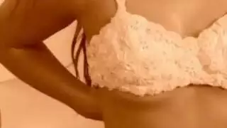 هوس النيك الجماعي البرازيلي: نيك مزدوج وقحف عميق