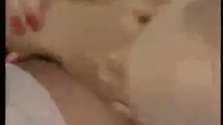 عضو ذكري ضخم واحد لا يكفي هذه الميلف الجائعة للقضيب