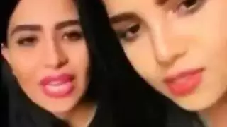 محجبات عراقيات يشلحن وينتاكن