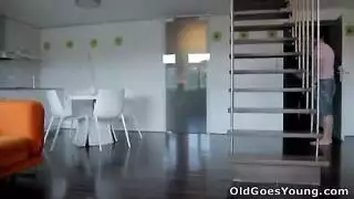 الاب يخي ابن ينك خلته ويه نيم