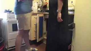 يحبلها في حمام