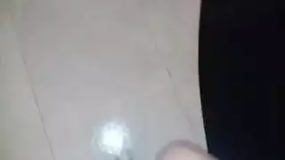 عبادة القضيب الضخم: مص شديد يقود لهزة جماع مذهلة