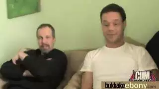 جوارب بيضاء تمارس الجنس بالأقدام