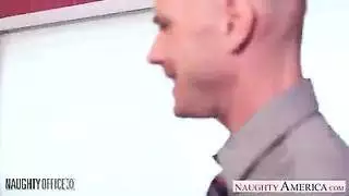 إباحية فموية متطرفة: رجل أجنبي يجعلها تبكي بلحس عنيف