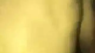 الرجل الأسود هو إدراج أصابع في فم آن ناكيري ولا يمكنها التوقف عن الولادة من المتعة