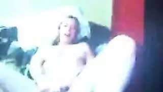 تطلب مؤخرتها