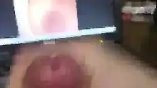 عاهرة مفلسة تمتعت بقسوة من إله العضلات