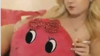 شقراء نارية تمص وتنيك في مشهد إباحي صريح