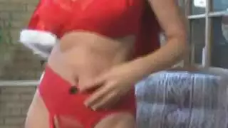 عرض إباحي مثير: أثداء كبيرة ومؤخرة ضخمة هياجة مكشوفة