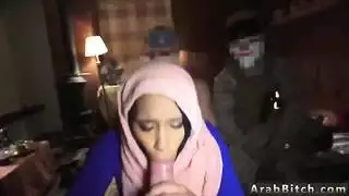 فتاة العمل العربية تبتلع سائل أنطونيو