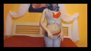 فتاة محجبة مغرية تلمس كسها المبلل مباشرة هزة جماع محجبة