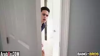 الام تعاقب ابنها أنه ينكخا