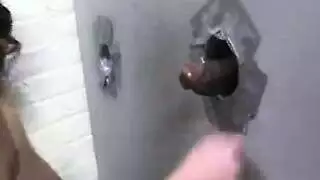 حركة مص ثلاثية: بلير، إليزا، آشلي تخدم ثلاثة شباب سود
