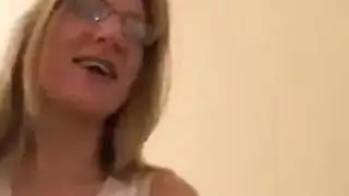 سيكس مراهق خشن: يكسر كسها على الكاميرا
