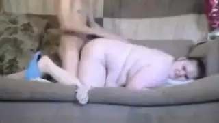 مدلك شهواني ينيك العميلة بشراهة