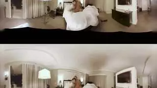 تساعد ابنها الواقع الافتراضي سكسي