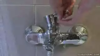 تشتهي قضيب ابوها