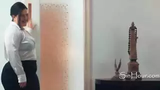 الزوجة الشهوانية تنضم للمساعد لإيلاج مزدوج مع مايكل فيغاس، كارلا لين، سارة العربية