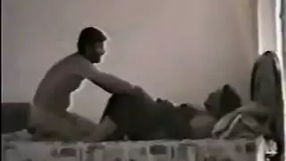 الأم العربية تحب الشباب