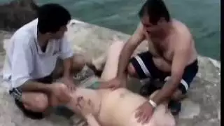 جنس إكس إكس إكس على شاطئ البحر مع فتاة شرق أوسطية