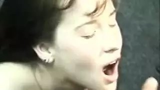 شبان عرب يبدون مراهقين في حفلة جنس صريحة