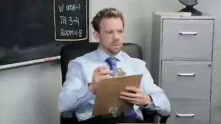 مراهقة تأخذه بعمق في الحلق