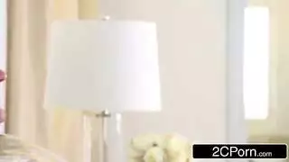 الابن ينيك أمه بسبب البرد