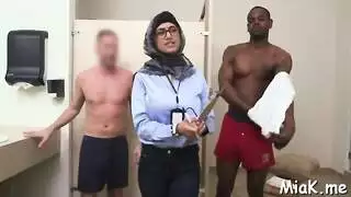 مشهد إباحي: الخادمة المحجبة مايا خليفة يتم وجهها وجنسها من الخلف