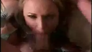 من البريئة إلى العاهرة: بريانا البنوك تمارس الجنس مع عصابة مسيطرة