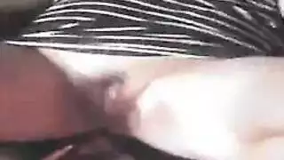 ميلف مثيرة تخلع بنطالها الكاكي وتستمني وحيدة في كل غرفة