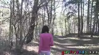 عشاق الرياضات المائية يحبون التبول العام والخارجي