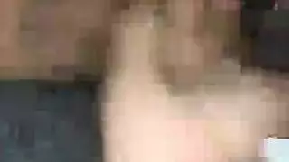 حلمات الفتاة السوداء المثيرة تنتصب قبل أن تمص القضيب