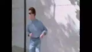 فتاة جامحة تحصل على لعق مهبلها بقوة في تدليك إباحي