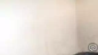 سباحة صغيرة تُضاجع بقوة بجانب حافة المسبح