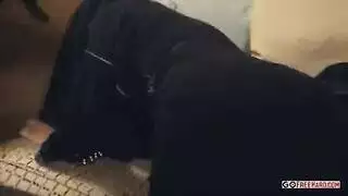 شاب ينيك طيز زوجته وصديقه