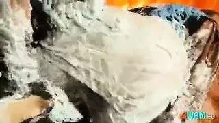 مغامرة إباحية سحاقية: لعق المهبل في مواقع خارجية