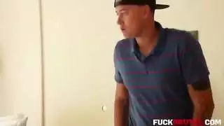 العائلة المالكة العربية: الأميرة أدارا وزوجة أبيها تشاركان قضيبًا ضخمًا