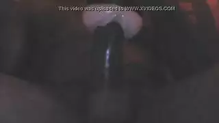 الفتيات القذرات تمارس الجنس بقوة في مشاهد جنس جماعي برية