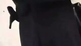 مطلقة ساخنة تأخذ قضيب شاب عميقاً في طيزها النارية