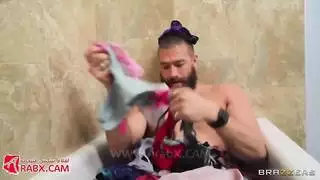 الضيف في البيت