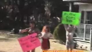 عاهرات جامعيات شابات: جنس شرجي وفموي مع فتيات دوليات