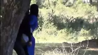 مدلكة عارية تفرغ سوائلها على قضيبي بعد اختراق عميق