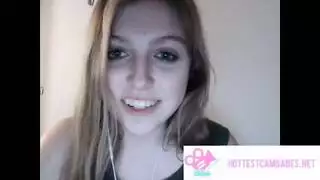 فيلم إباحي في الهواء الطلق: مراهقة محتاجة كارلي جراي تأخذ شرجًا قاسيًا في العراء