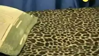 في سن المراهقة الشقراء يتحمل لعبه